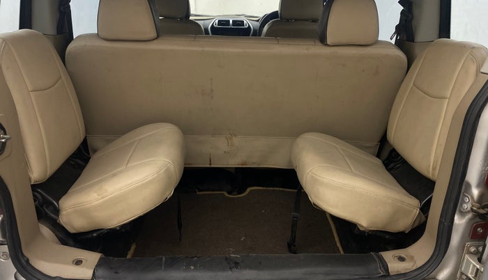 2018 Mahindra TUV300 T8, Diesel, Manual, 1,16,362 km, Boot Inside