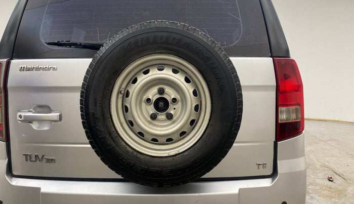 2018 Mahindra TUV300 T8, Diesel, Manual, 1,16,362 km, Spare Tyre