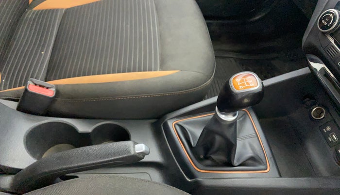 2016 Hyundai i20 Active 1.2 SX, Petrol, Manual, 30,485 km, Gear Lever