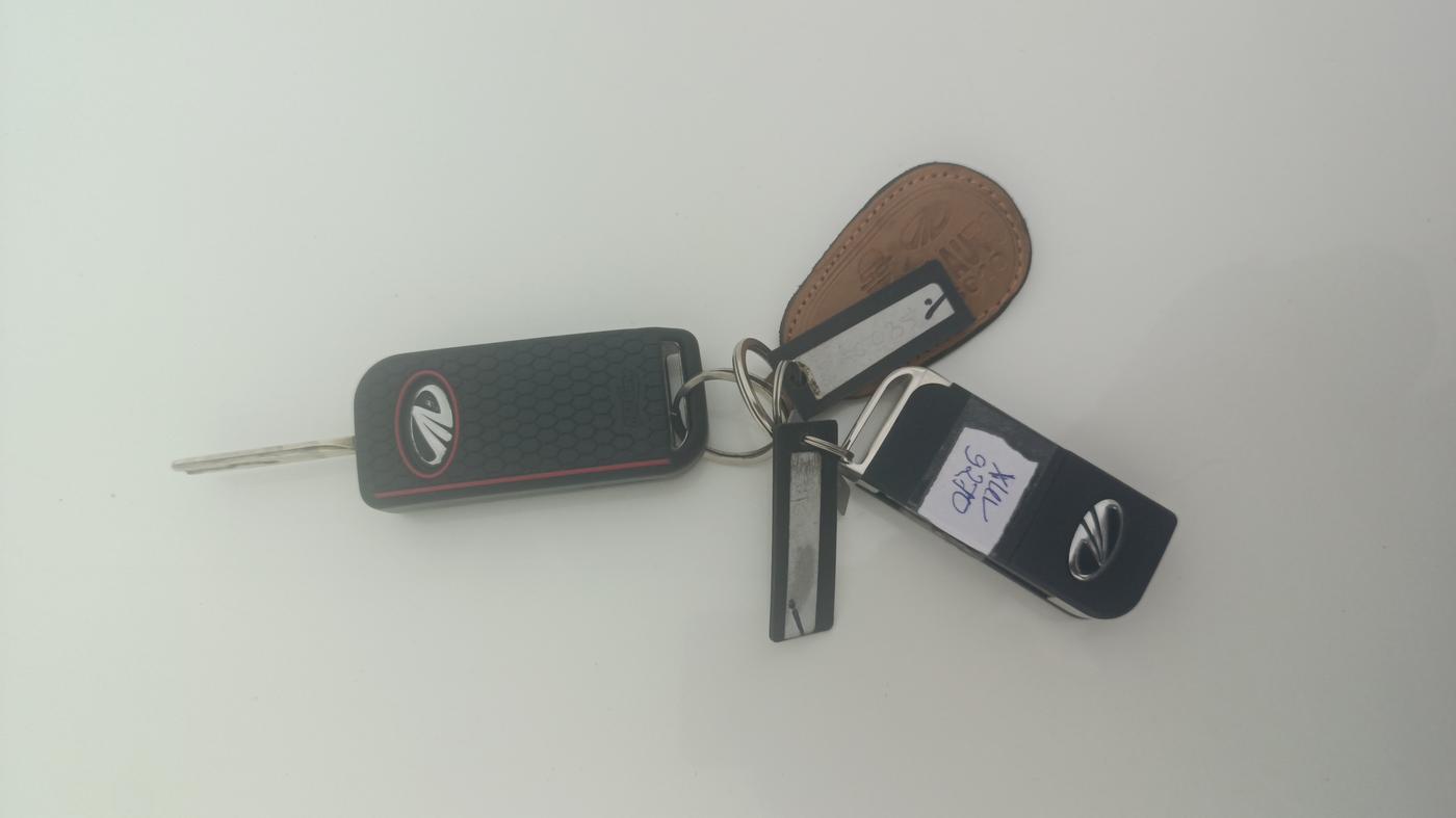 2017 Mahindra XUV500 W6, Diesel, Manual, 76,548 km, Key Close Up