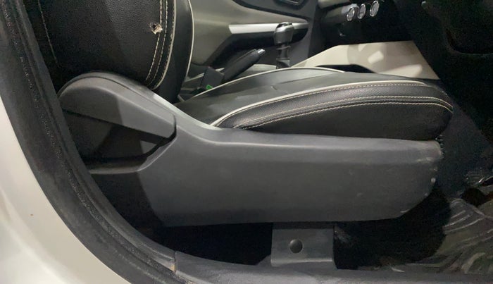 2022 Nissan MAGNITE XE, Petrol, Manual, 36,991 km, Driver Side Adjustment Panel