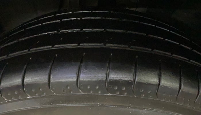 2022 Nissan MAGNITE XE, Petrol, Manual, 36,991 km, Left Front Tyre Tread