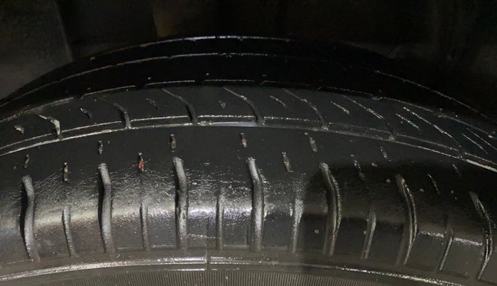 2022 Nissan MAGNITE XE, Petrol, Manual, 36,991 km, Right Rear Tyre Tread