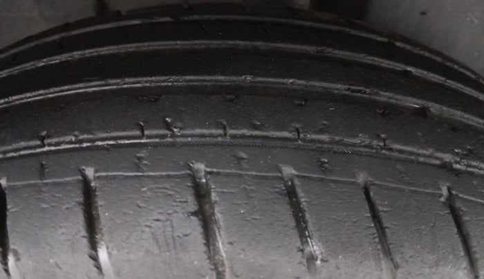 2022 Tata PUNCH PURE MT, Petrol, Manual, 59,254 km, Left Rear Tyre Tread