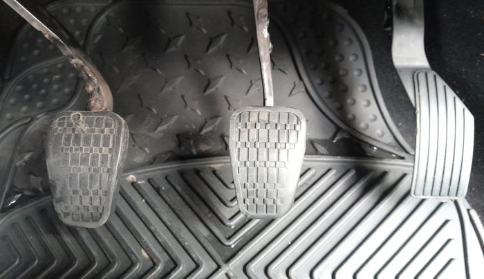 2022 Tata PUNCH PURE MT, Petrol, Manual, 59,254 km, Pedals