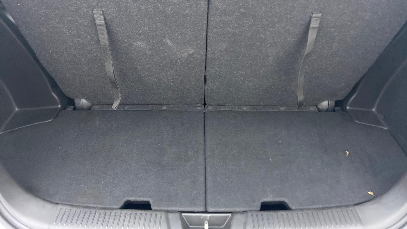 2019 Maruti XL6 ZETA AT SHVS, Petrol, Automatic, 27,054 km, Boot Inside