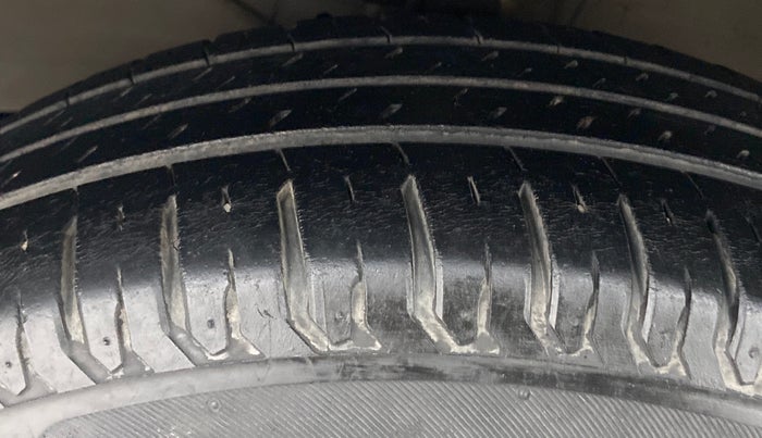 2019 Maruti XL6 ZETA AT SHVS, Petrol, Automatic, 27,054 km, Left Front Tyre Tread