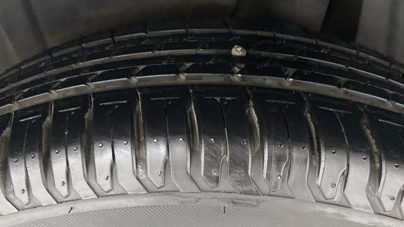 2019 Maruti XL6 ZETA AT SHVS, Petrol, Automatic, 27,054 km, Left Rear Tyre Tread