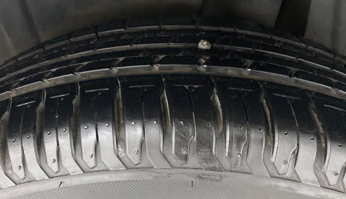 2019 Maruti XL6 ZETA AT SHVS, Petrol, Automatic, 27,054 km, Left Rear Tyre Tread