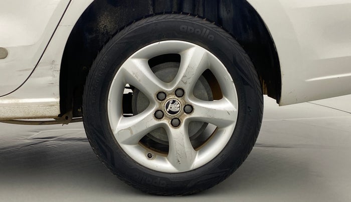 2014 Skoda Rapid ELEGANCE 1.6 TDI MT, Diesel, Manual, 51,091 km, Left Rear Wheel