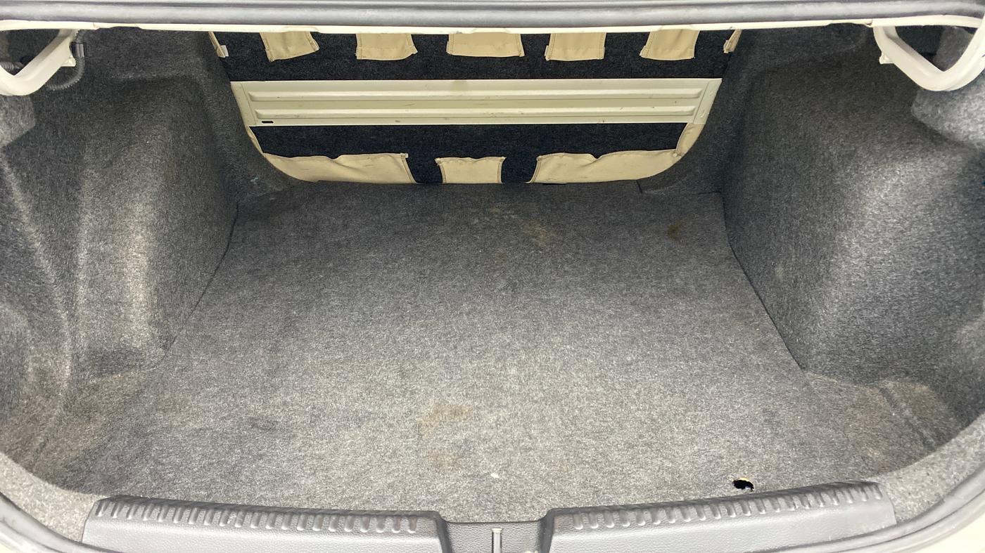 2014 Skoda Rapid ELEGANCE 1.6 TDI MT, Diesel, Manual, 51,091 km, Boot Inside