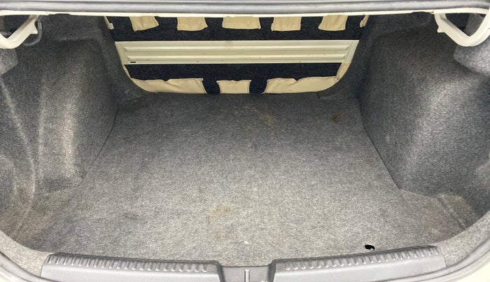 2014 Skoda Rapid ELEGANCE 1.6 TDI MT, Diesel, Manual, 51,091 km, Boot Inside
