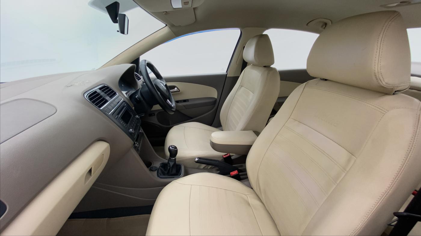 2014 Skoda Rapid ELEGANCE 1.6 TDI MT, Diesel, Manual, 51,091 km, Right Side Front Door Cabin