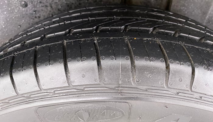 2020 MG HECTOR SHARP DCT PETROL, Petrol, Automatic, 26,032 km, Left Rear Tyre Tread