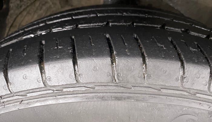 2020 MG HECTOR SHARP DCT PETROL, Petrol, Automatic, 26,032 km, Right Front Tyre Tread