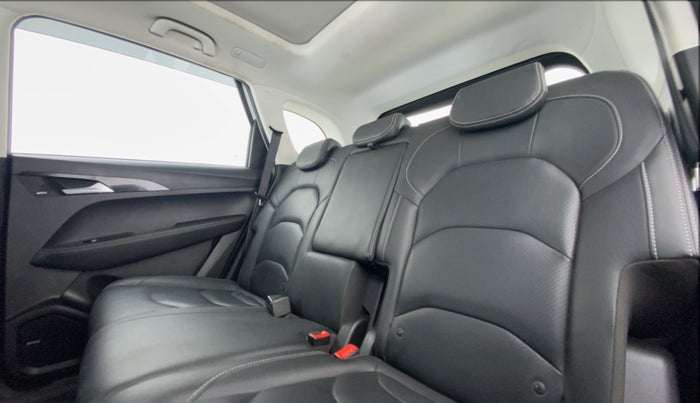 2020 MG HECTOR SHARP DCT PETROL, Petrol, Automatic, 26,032 km, Right Side Rear Door Cabin