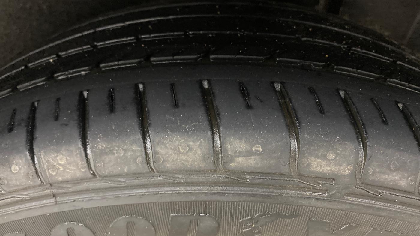 2020 MG HECTOR SHARP 1.5 DCT PETROL, Petrol, Automatic, 1,39,758 km, Left Rear Tyre Tread