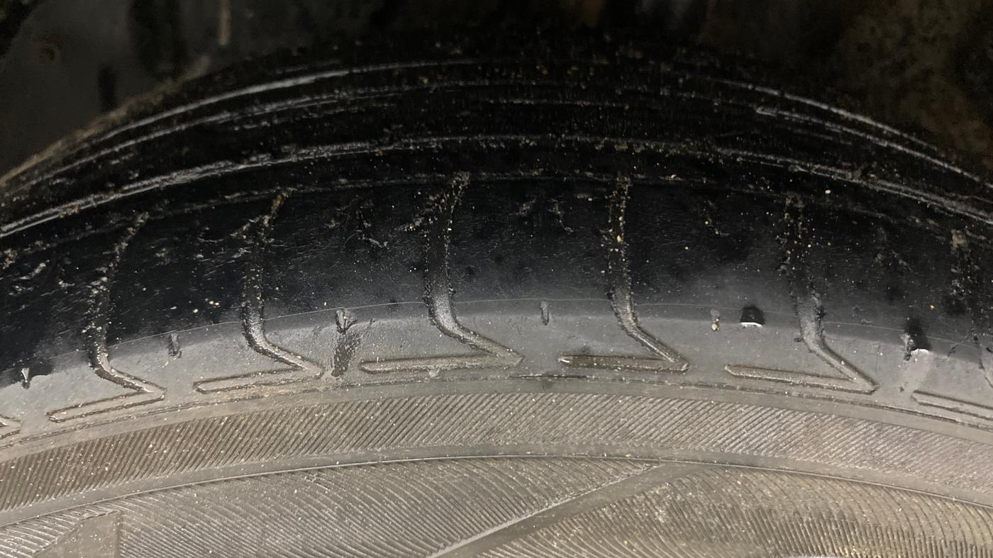 2020 MG HECTOR SHARP 1.5 DCT PETROL, Petrol, Automatic, 1,39,758 km, Left Front Tyre Tread