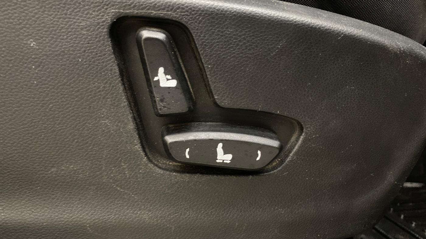 2020 MG HECTOR SHARP 1.5 DCT PETROL, Petrol, Automatic, 1,39,758 km, Driver Side Adjustment Panel