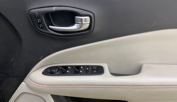 2019 Jeep Compass LIMITED PLUS PETROL AT, Petrol, Automatic, 84,333 km, Driver Side Door Panels Control