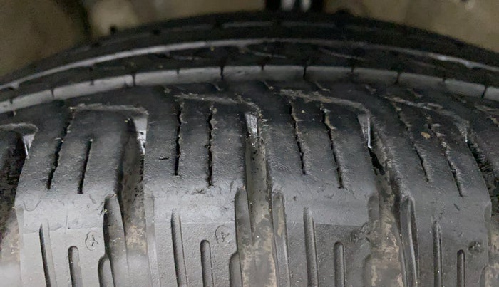 2014 Honda CRV 2.4L 2WD AT, Petrol, Automatic, 1,19,456 km, Right Front Tyre Tread