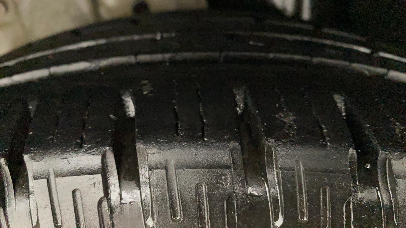 2014 Honda CRV 2.4L 2WD AT, Petrol, Automatic, 1,19,456 km, Left Rear Tyre Tread