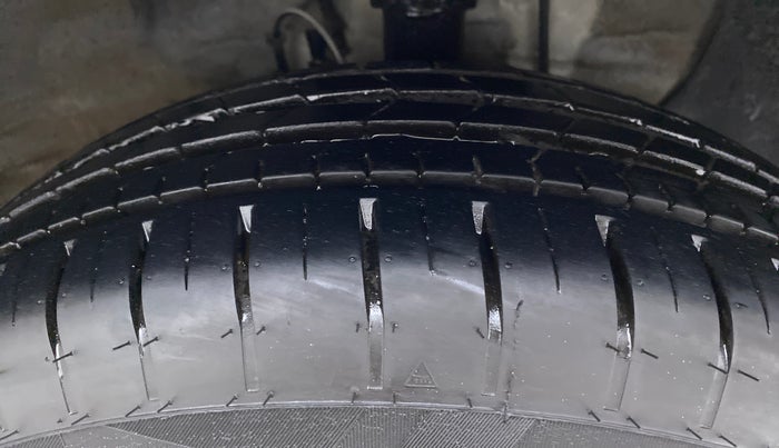 2018 Hyundai Elite i20 Magna Executive 1.2, CNG, Manual, 51,812 km, Right Front Tyre Tread