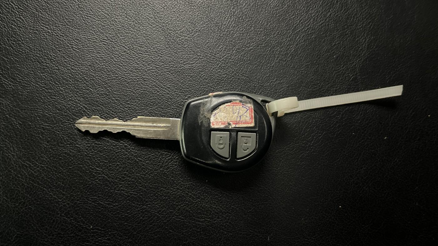 2018 Maruti Swift VXI AMT, Petrol, Automatic, 74,347 km, Key Close Up