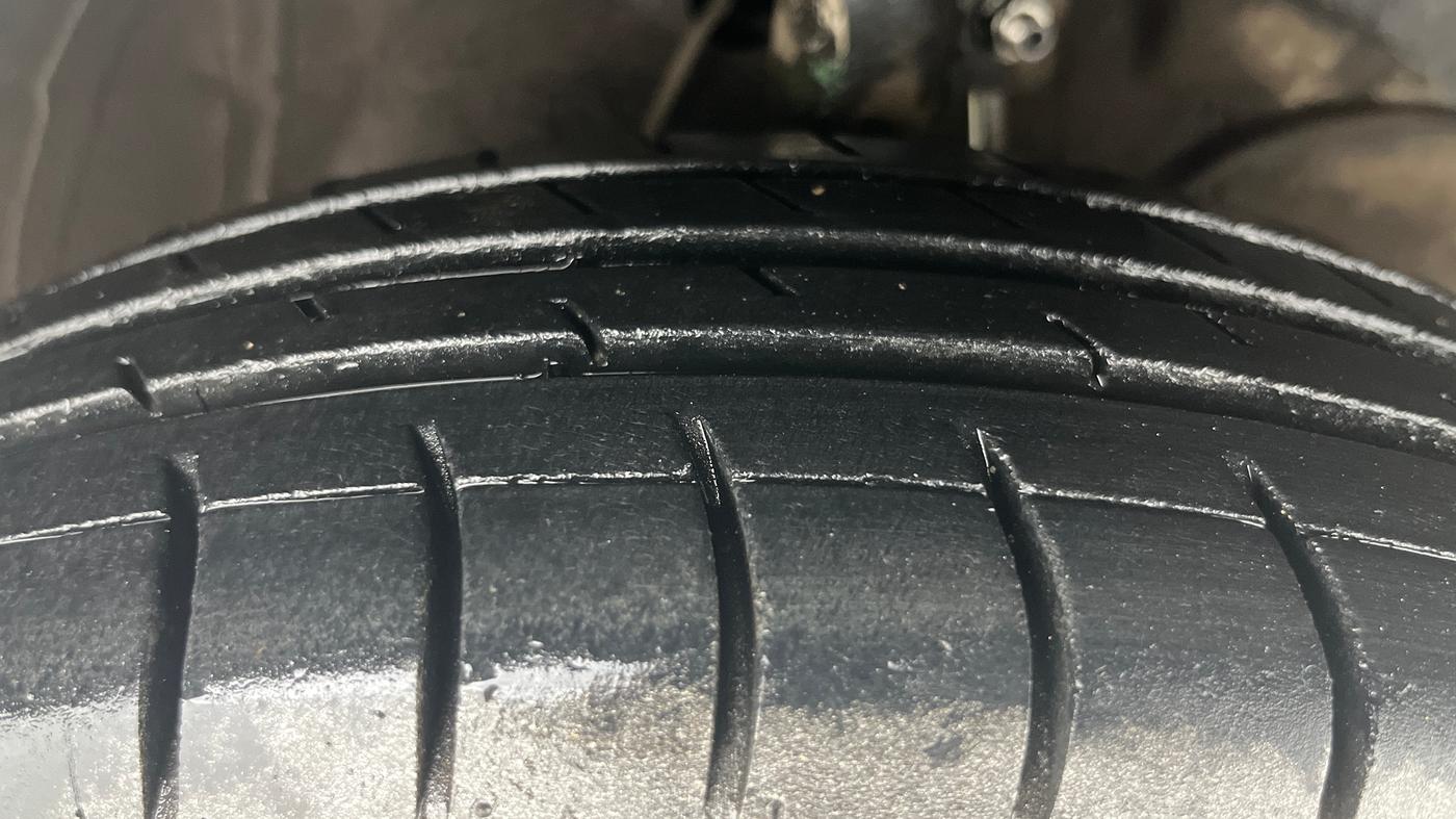 2018 Maruti Swift VXI AMT, Petrol, Automatic, 74,347 km, Right Front Tyre Tread