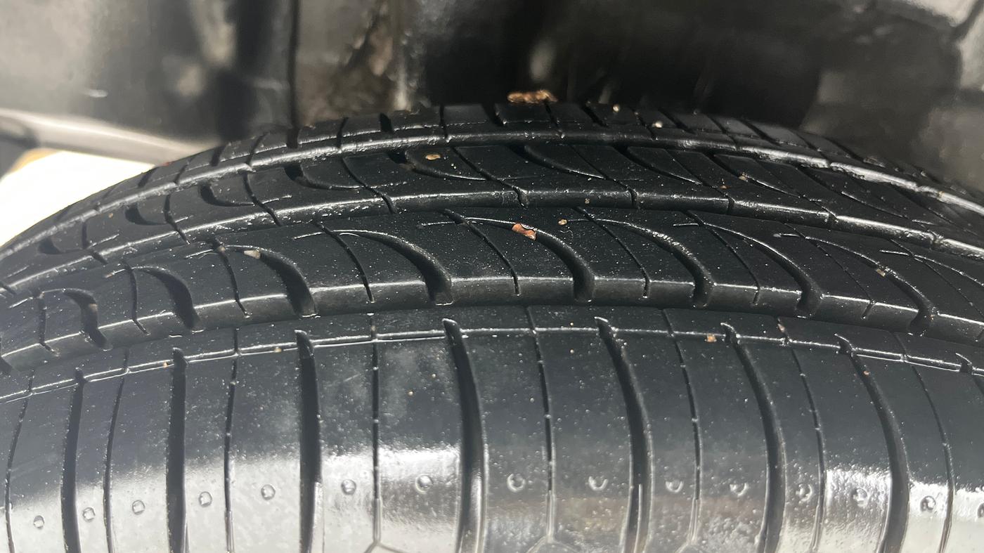 2018 Maruti Swift VXI AMT, Petrol, Automatic, 74,347 km, Right Rear Tyre Tread