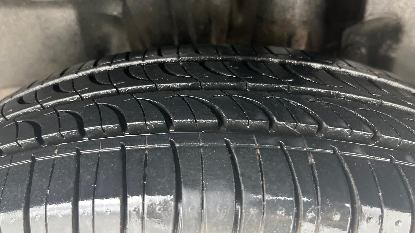2018 Maruti Swift VXI AMT, Petrol, Automatic, 74,347 km, Left Rear Tyre Tread