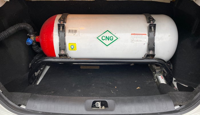 2020 Maruti Swift Dzire TOUR S-CNG, CNG, Manual, 28,904 km, Boot Inside