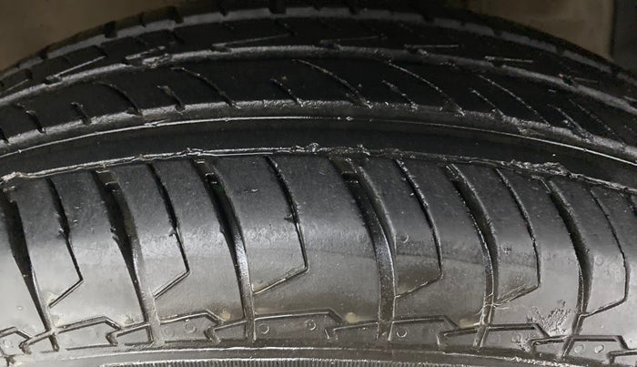 2020 Maruti Swift Dzire TOUR S-CNG, CNG, Manual, 28,904 km, Right Front Tyre Tread