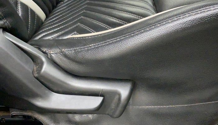 2017 Maruti IGNIS DELTA 1.2, Petrol, Manual, 70,693 km, Driver Side Adjustment Panel