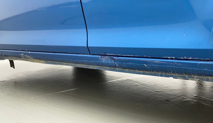 2017 Maruti IGNIS DELTA 1.2, Petrol, Manual, 70,693 km, Left running board - Paint is slightly faded