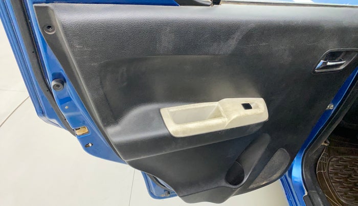 2017 Maruti IGNIS DELTA 1.2, Petrol, Manual, 70,693 km, Rear left door - Trim has minor damage