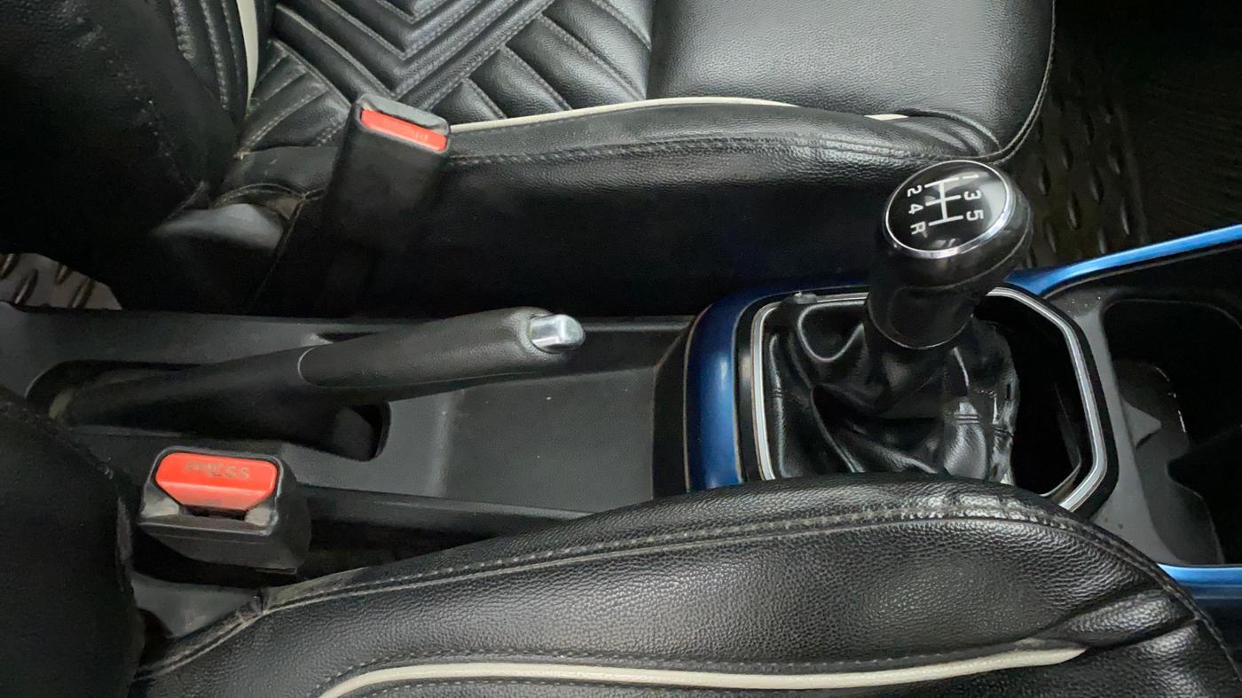 2017 Maruti IGNIS DELTA 1.2, Petrol, Manual, 70,693 km, Gear Lever