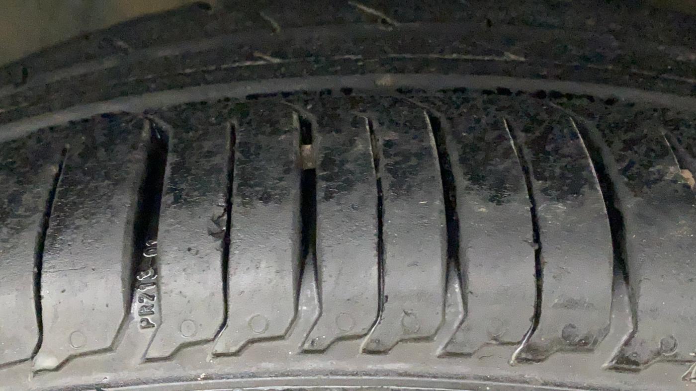 2017 Maruti IGNIS DELTA 1.2, Petrol, Manual, 70,693 km, Right Rear Tyre Tread