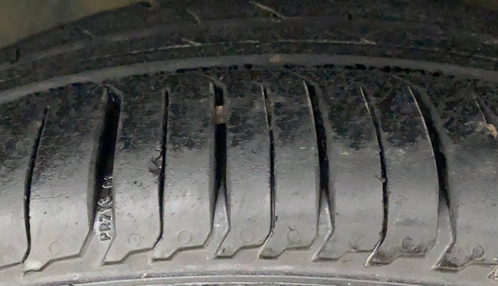 2017 Maruti IGNIS DELTA 1.2, Petrol, Manual, 70,693 km, Right Rear Tyre Tread
