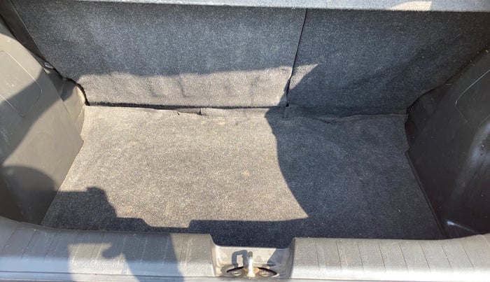 2016 Maruti Baleno ALPHA PETROL 1.2, Petrol, Manual, 86,076 km, Boot Inside