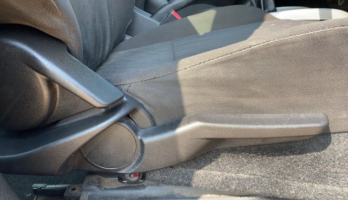 2016 Maruti Baleno ALPHA PETROL 1.2, Petrol, Manual, 86,076 km, Driver Side Adjustment Panel