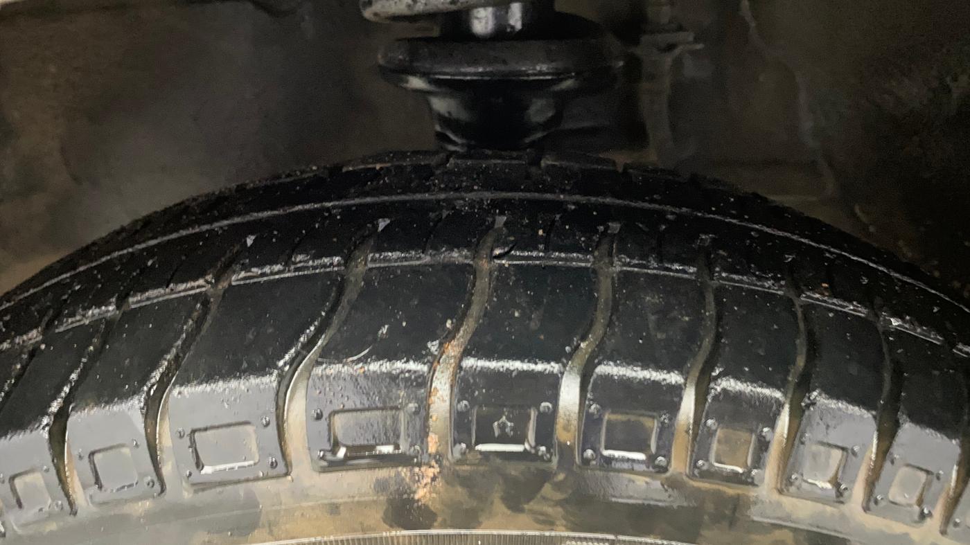 2017 Maruti Alto 800 LXI, Petrol, Manual, 44,145 km, Left Front Tyre Tread