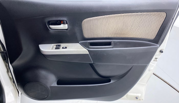 2016 Maruti Wagon R 1.0 LXI, Petrol, Manual, 44,914 km, Driver Side Door Panels Control