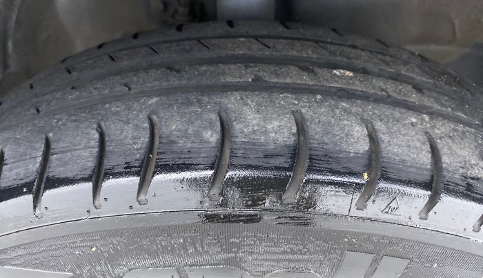 2016 Maruti Wagon R 1.0 LXI, Petrol, Manual, 44,914 km, Right Front Tyre Tread