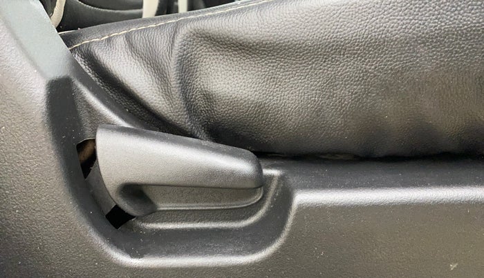 2014 Maruti Wagon R 1.0 VXI, CNG, Manual, 69,071 km, Driver Side Adjustment Panel