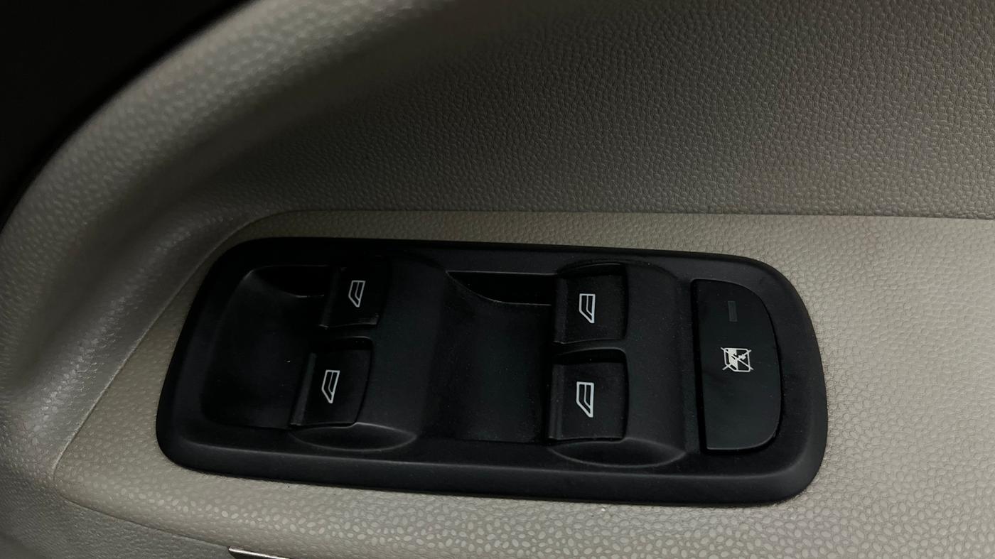 2016 Ford Ecosport TITANIUM 1.5L PETROL AT, Petrol, Automatic, 98,779 km, Driver Side Door Panels Control