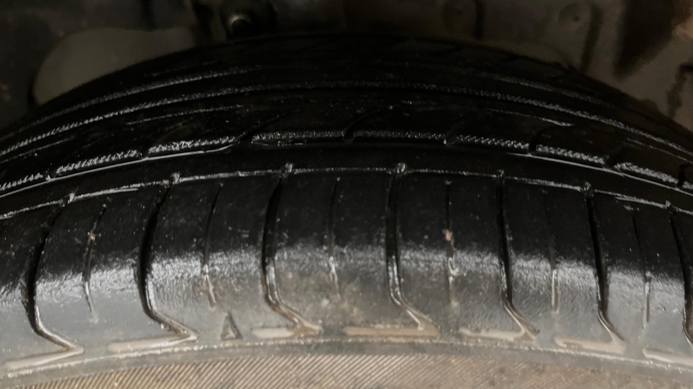 2016 Ford Ecosport TITANIUM 1.5L PETROL AT, Petrol, Automatic, 98,779 km, Right Front Tyre Tread