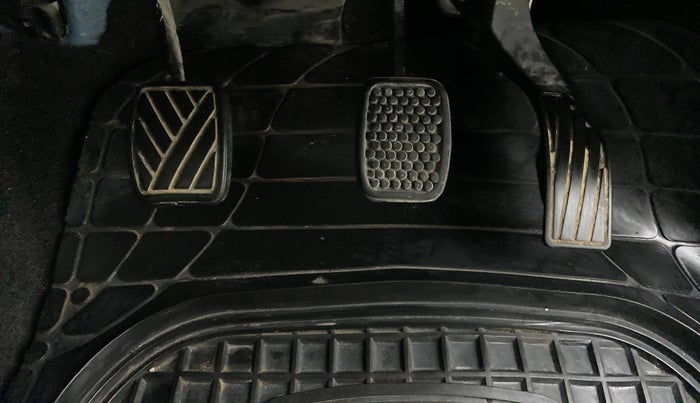 2015 Maruti Swift VDI ABS, Diesel, Manual, 1,07,229 km, Pedals