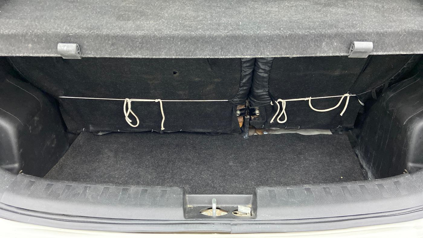 2015 Maruti Swift VDI ABS, Diesel, Manual, 1,07,229 km, Boot Inside