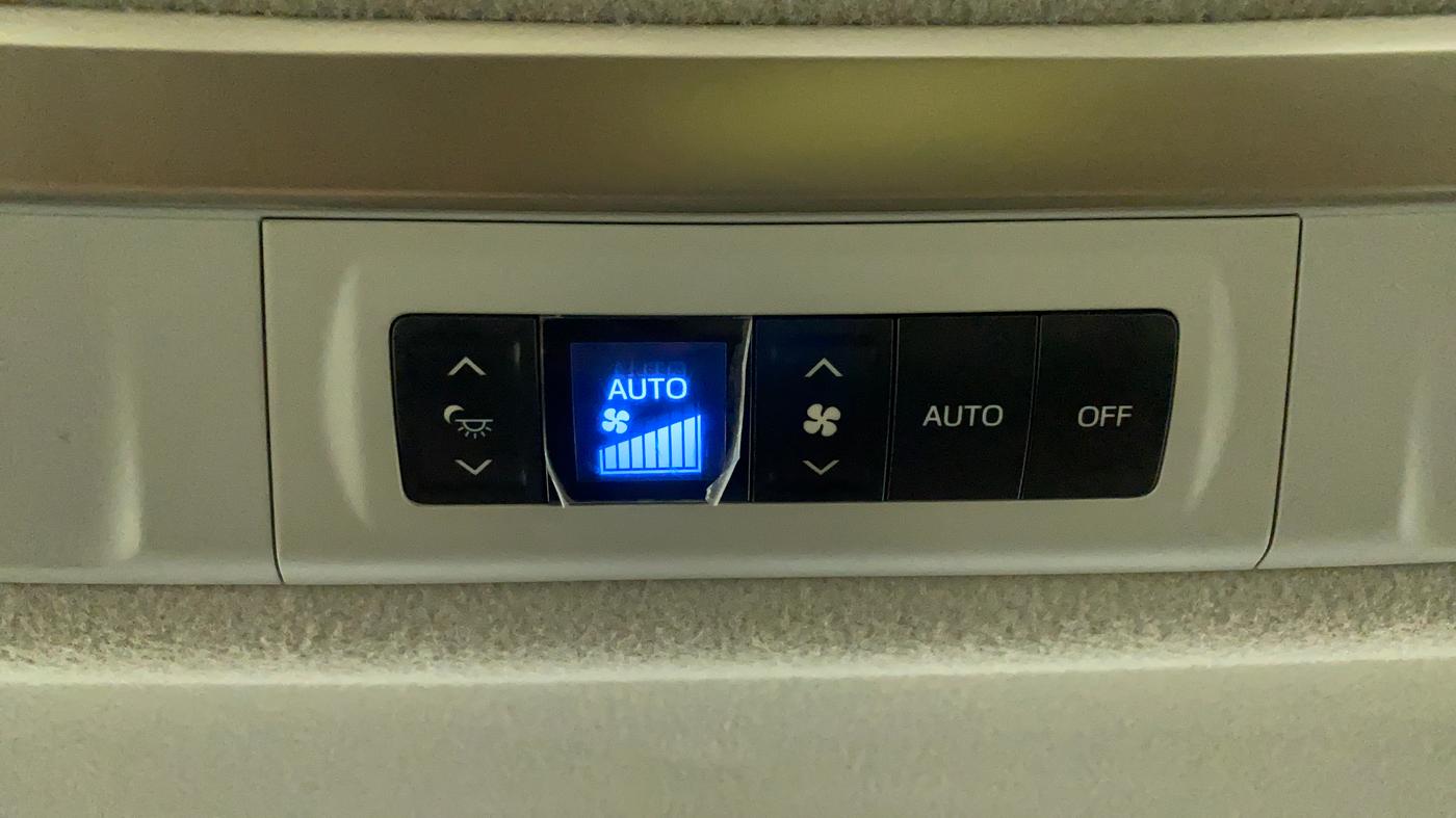 2019 Toyota Innova Crysta 2.8 ZX AT 7 STR, Diesel, Automatic, 49,585 km, Rear AC Temperature Control
